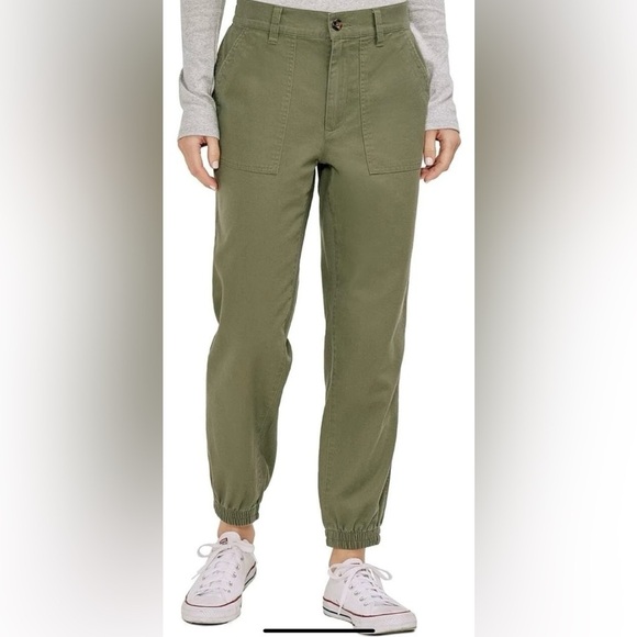 GAP Other - Gap Ladies Twill Jogger Size Small Four Leaf Clover
